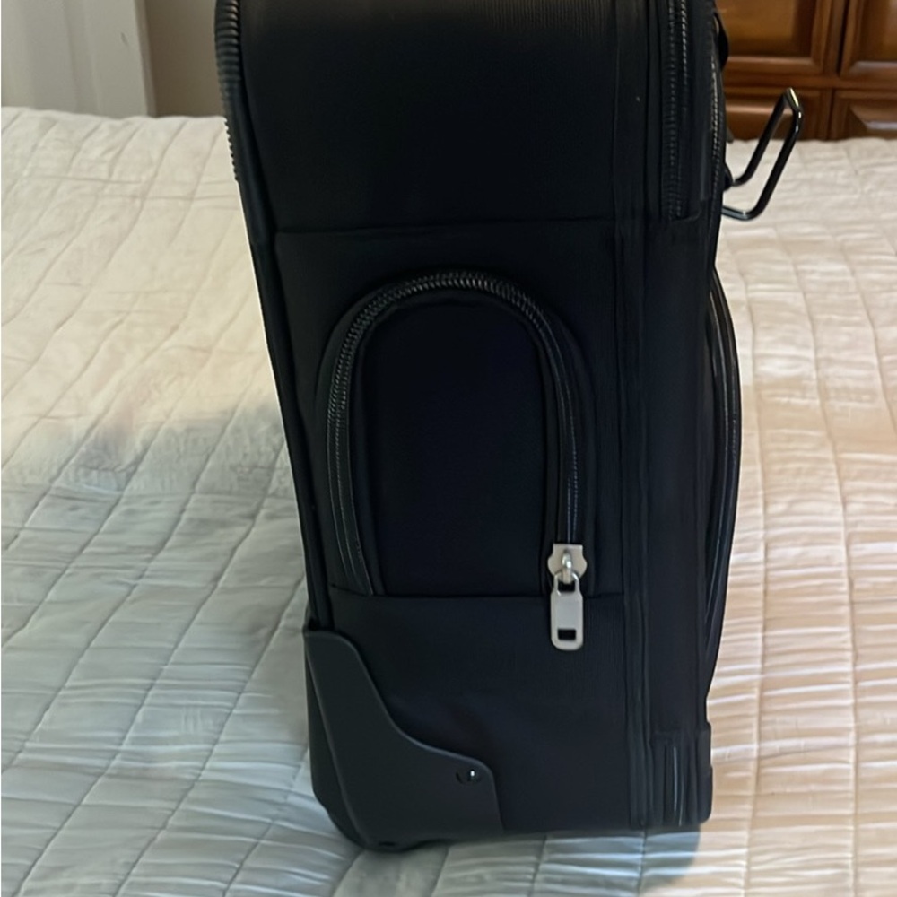 Sleek Black Travel Bag - Picture 5 of 7